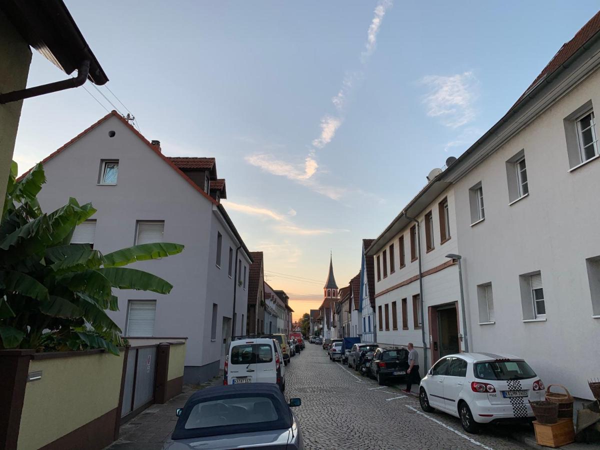 Fachwerkhaus In Ruhiger Altstadt By Rabe - Free Netflix & Eigene Terrasse Karlsruhe Bagian luar foto